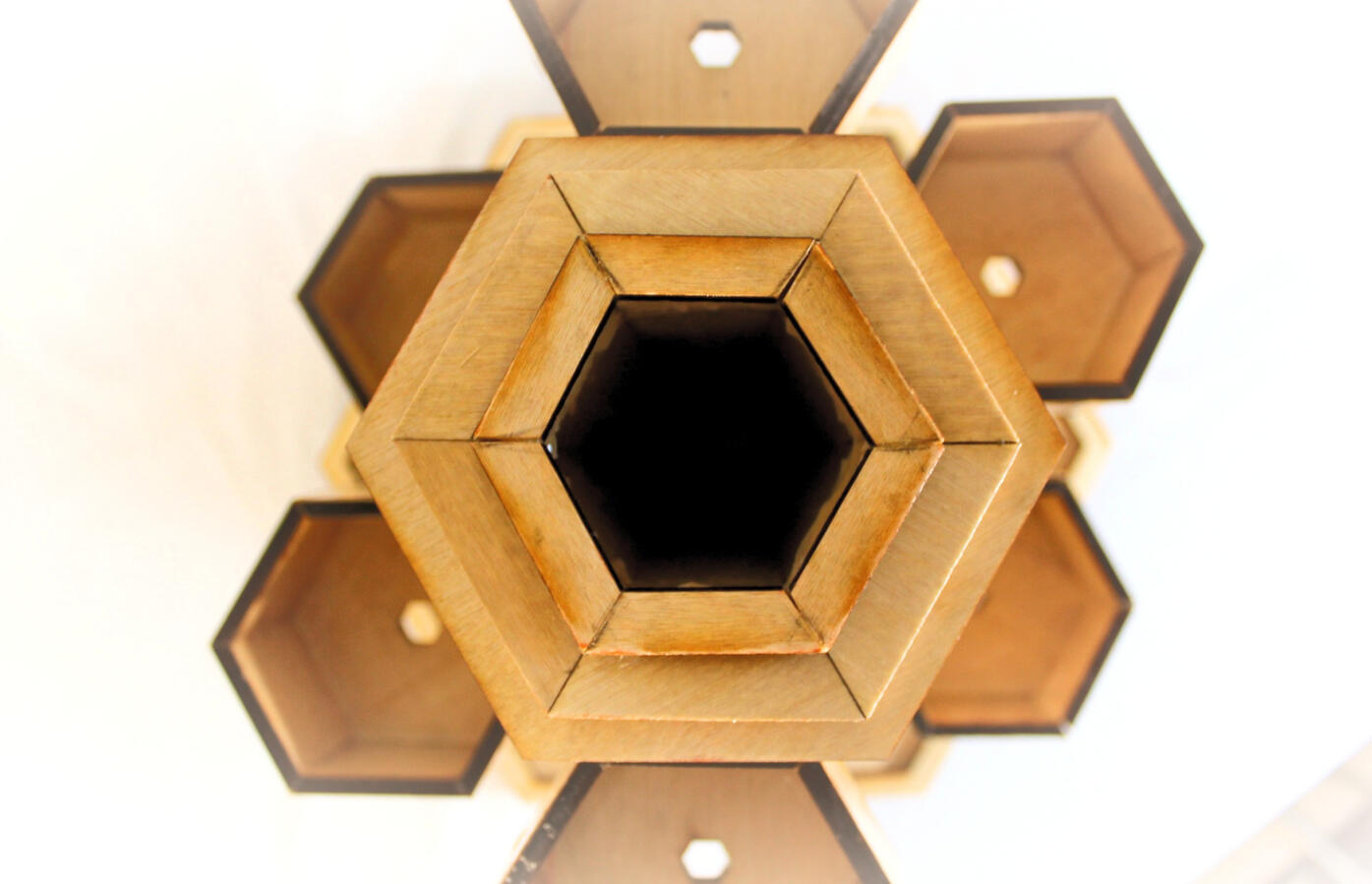 &quot;Hexplanter&quot;, a 3D model turned physical made from plywood. Every part was laser cut.